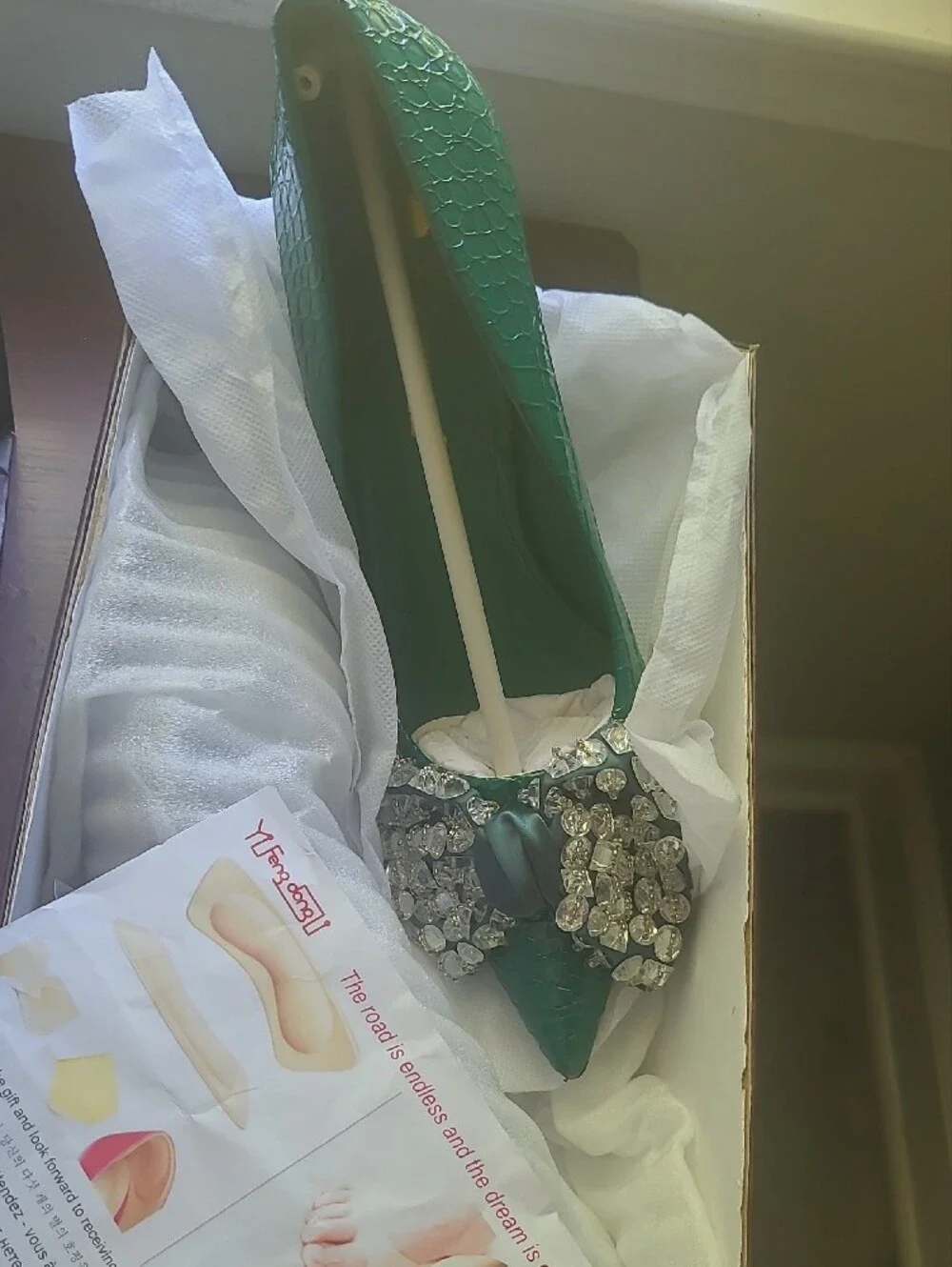 Bigtree Emerald Green Pointed Heels with Crystal Bow Accent